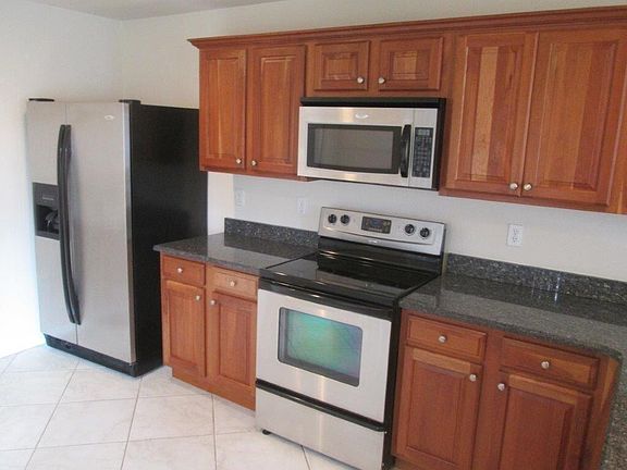 4th image of 2131 SW Newport Isles Blvd
