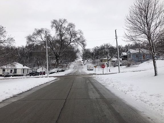4th image of 518 Main St