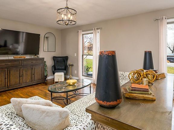 5th image of 149 Stamford Park Dr