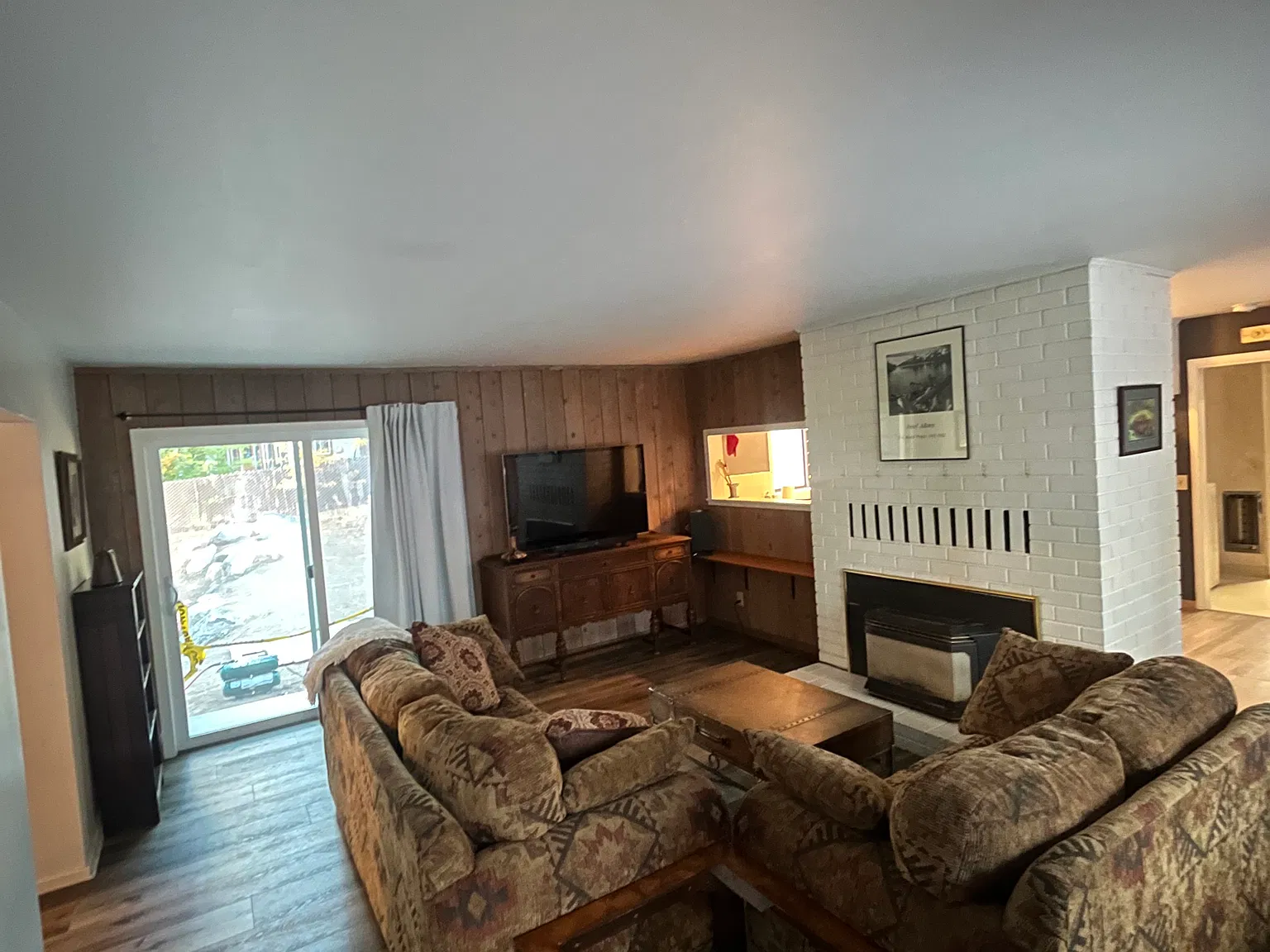 2 bed, 1200 sqft, $4,250 — Photo 2
