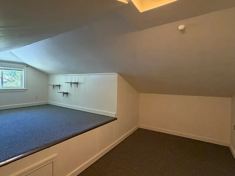 1733 NE Taurus Ct — Photo 23