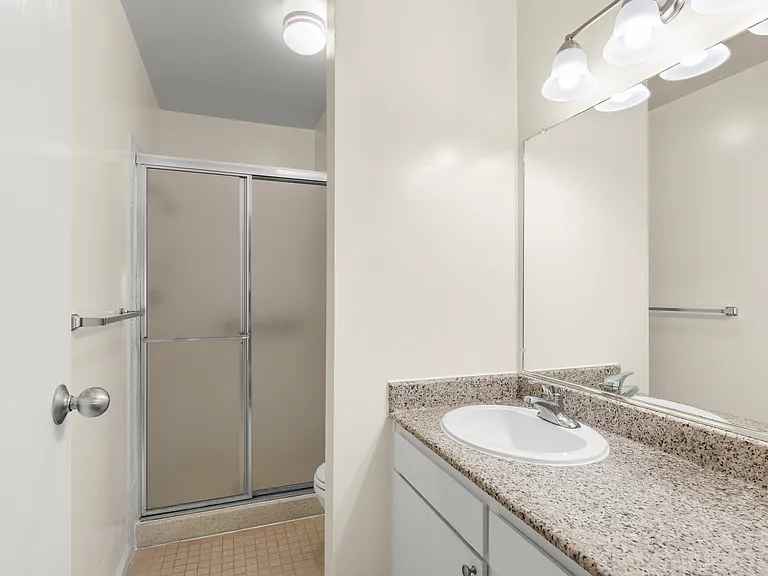 Sycamore Green Apartments — Photo 21
