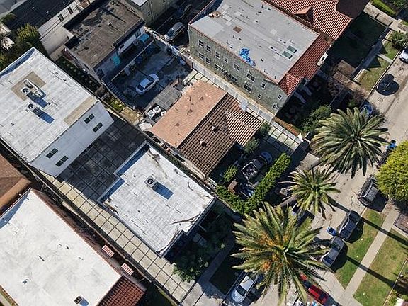 3rd image of 5226 W 20th St