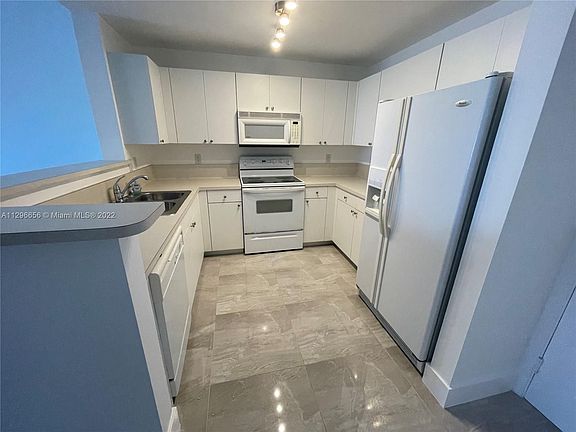 4th image of 10 Aragon Ave Suite 1412
