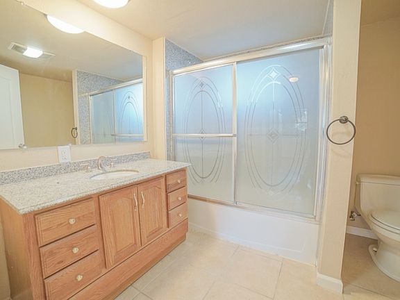 5th image of 2421 S Fruitland