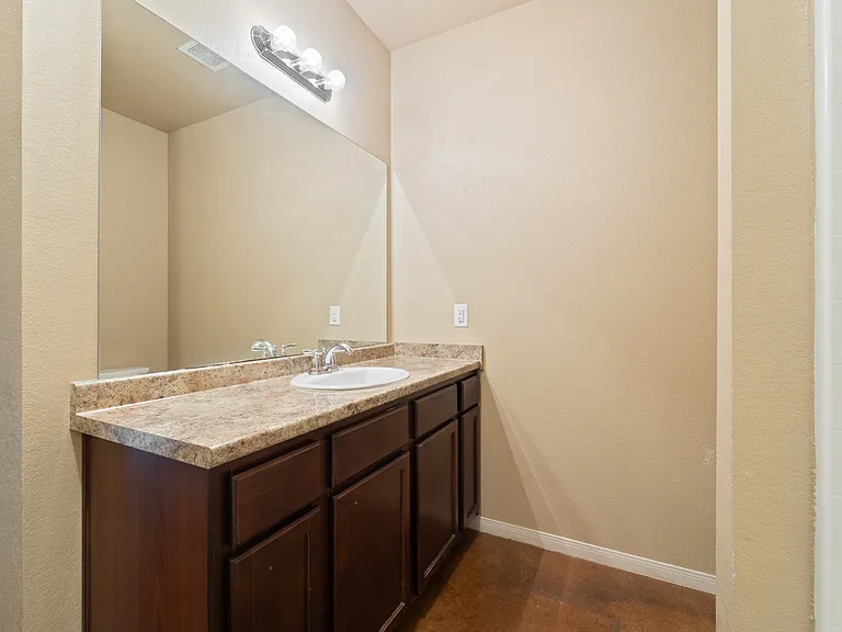 310 S Davis St #B — Photo 12