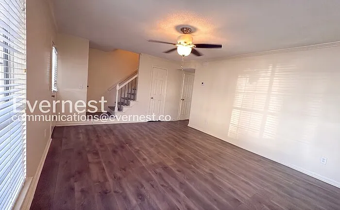 2 bed, 1.5 bath, 1232 sqft, $1,235 — Photo 4