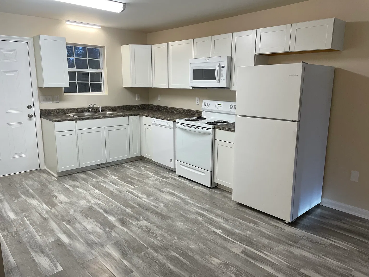 903 Owens Road - C — Photo 2