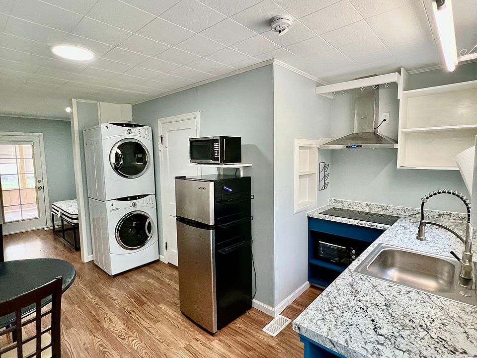 1st image of 3414 Knox Ln #1
