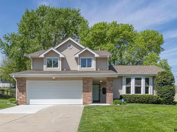 862 N 154th St, Omaha, NE 68154