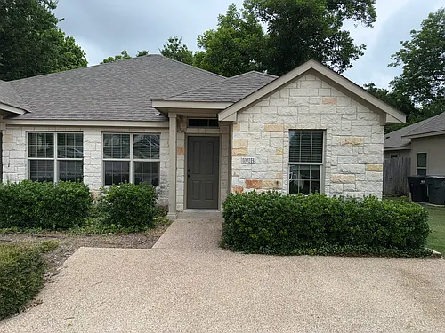 1002 Ferrara Cir #B Photo 1