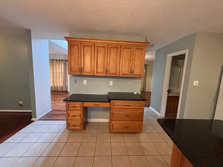 12 Bridgeport Dr — Photo 16