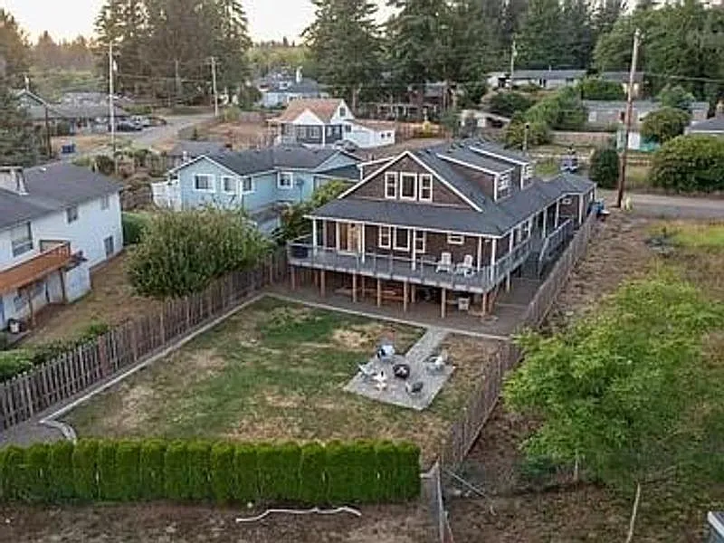 3 bed, 2280 sqft, $3,400 — Photo 3