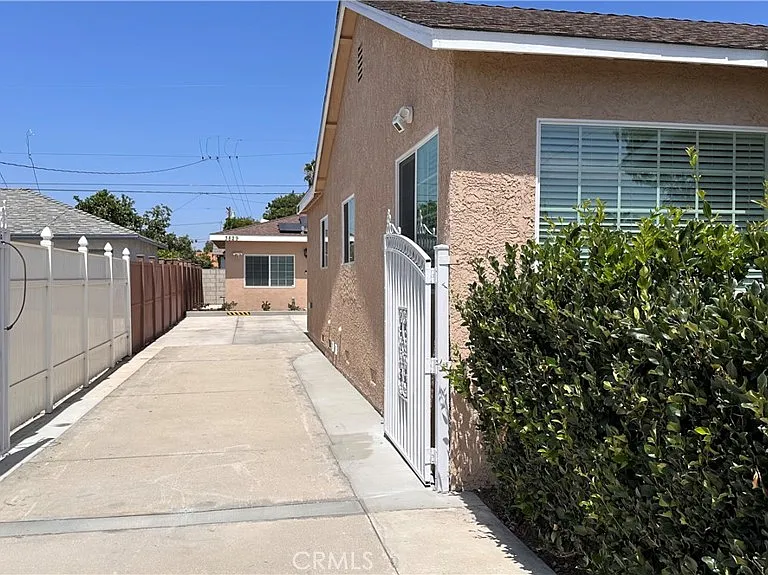 3827 Esmeralda Ave #B — Photo 7