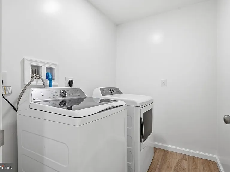 104 Hazel Dr — Photo 14