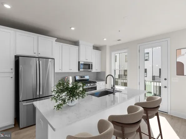 21764 Dollis Hill Ter, Ashburn, VA 20148