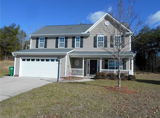 1928 Planters Walk Dr, Thomasville, NC 27360