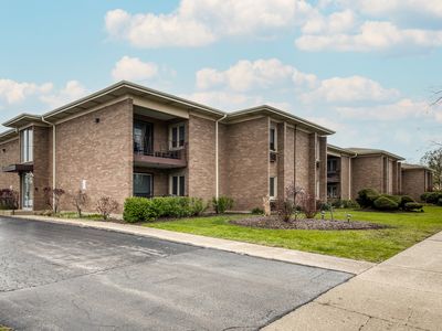 484 N Addison Ave APT 204E, Elmhurst, IL, 60126