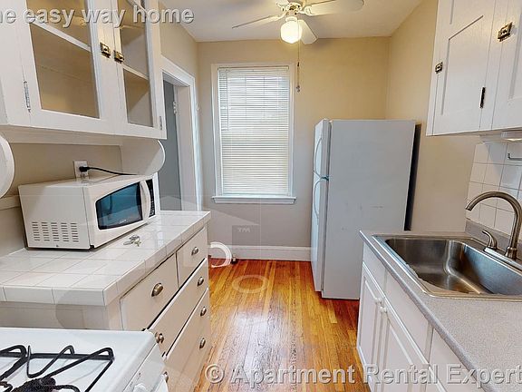 5th image of 119 College Ave S #31