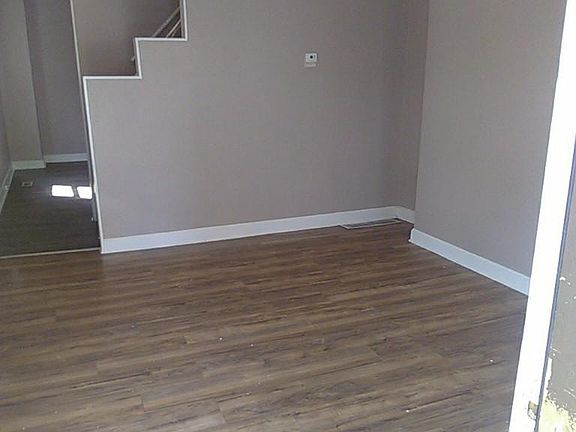 3rd image of 43 1/2 Rodgers Ave