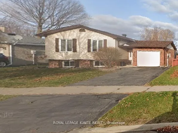 804 Champlain Dr, Cornwall, ON K6H 6W3