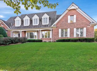 132 Circle Ridge Dr, Burr Ridge, IL 60527