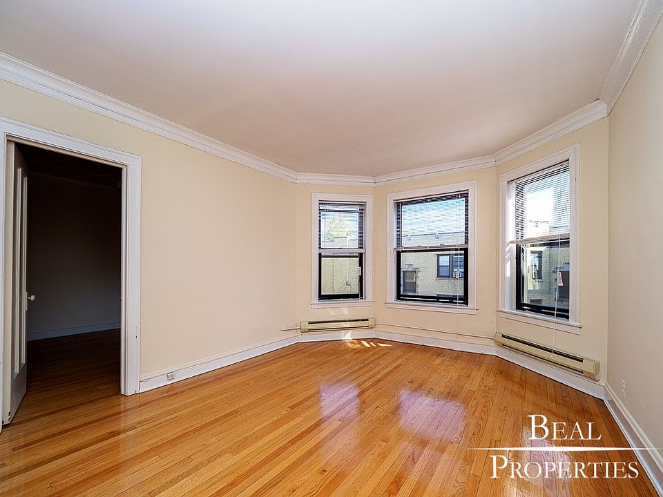 1st image of 1125 W Oakdale Ave APT 3B