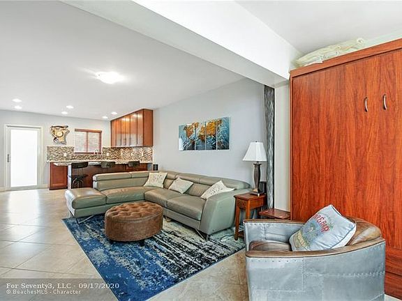 5th image of 1000 SE 4th St APT 115