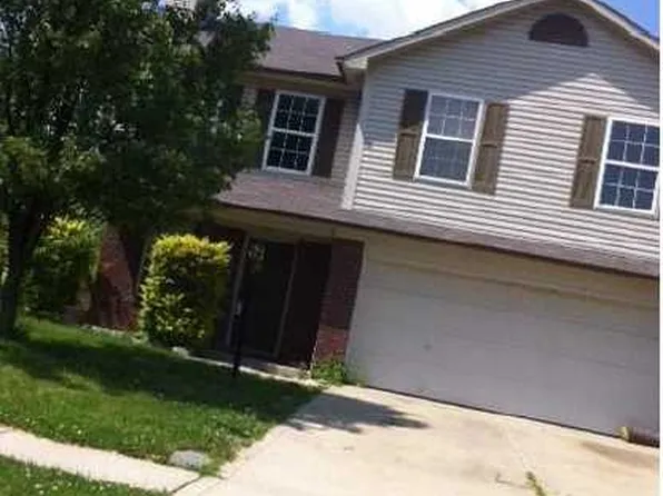 5922 Ashcroft Dr, Indianapolis, IN 46221