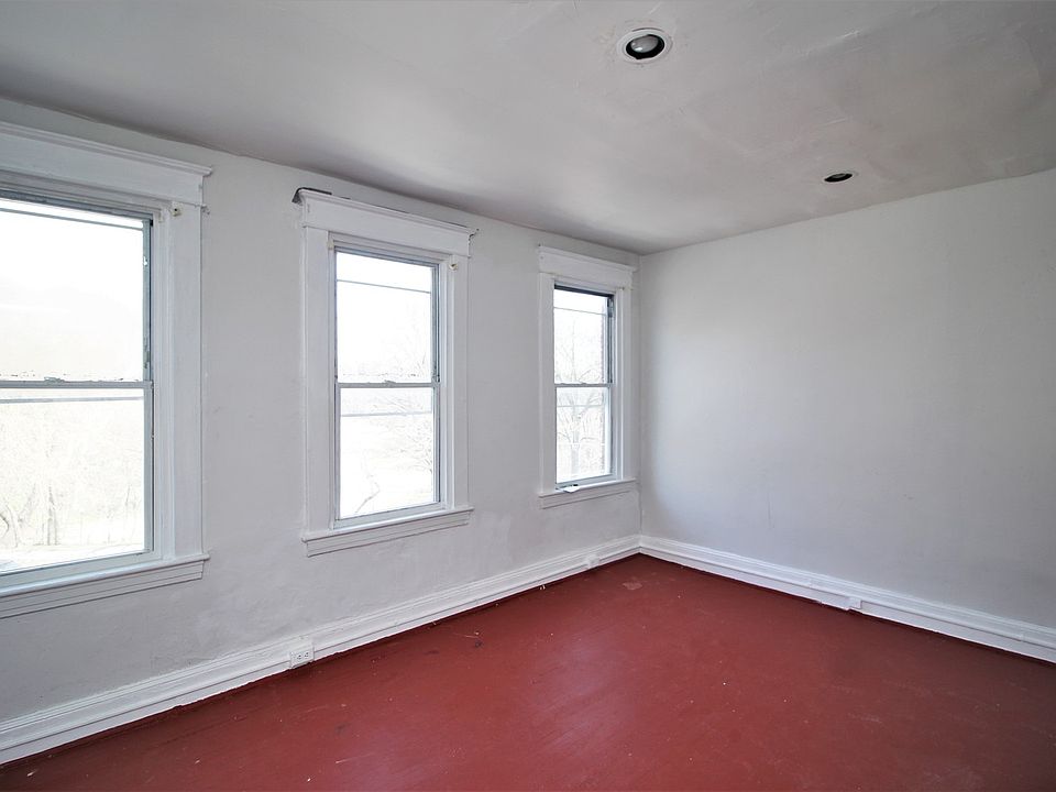 Building Photo 5
