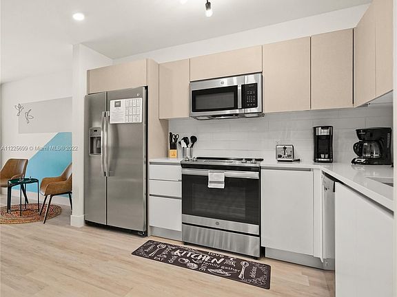 4th image of 19380 NE 26th Ave #204