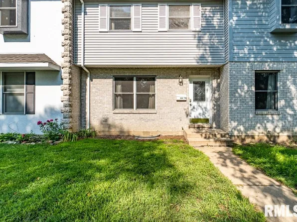 609 S Center St, Lacon, IL 61540