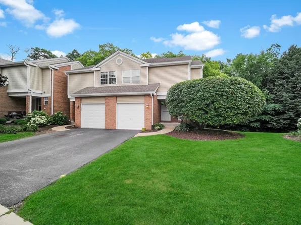 640 Hillview Ct #640, West Chicago, IL 60185