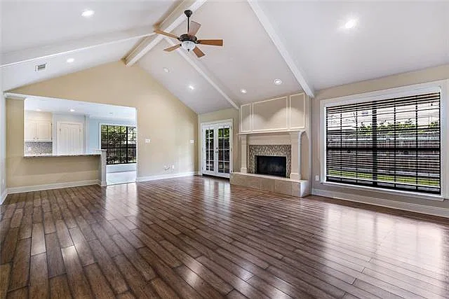 3 bed, 2.5 bath, 2210 sqft, $2,700 — Photo 3