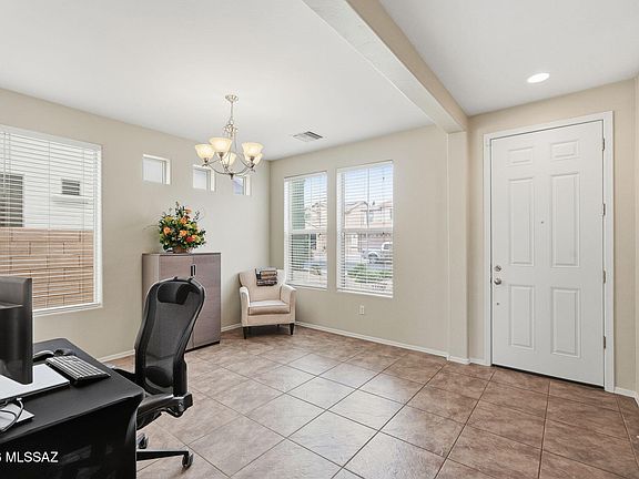 5th image of 715 W Camino Curvitas