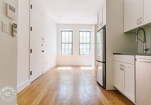 3rd image of 1501 Dekalb Ave #2B