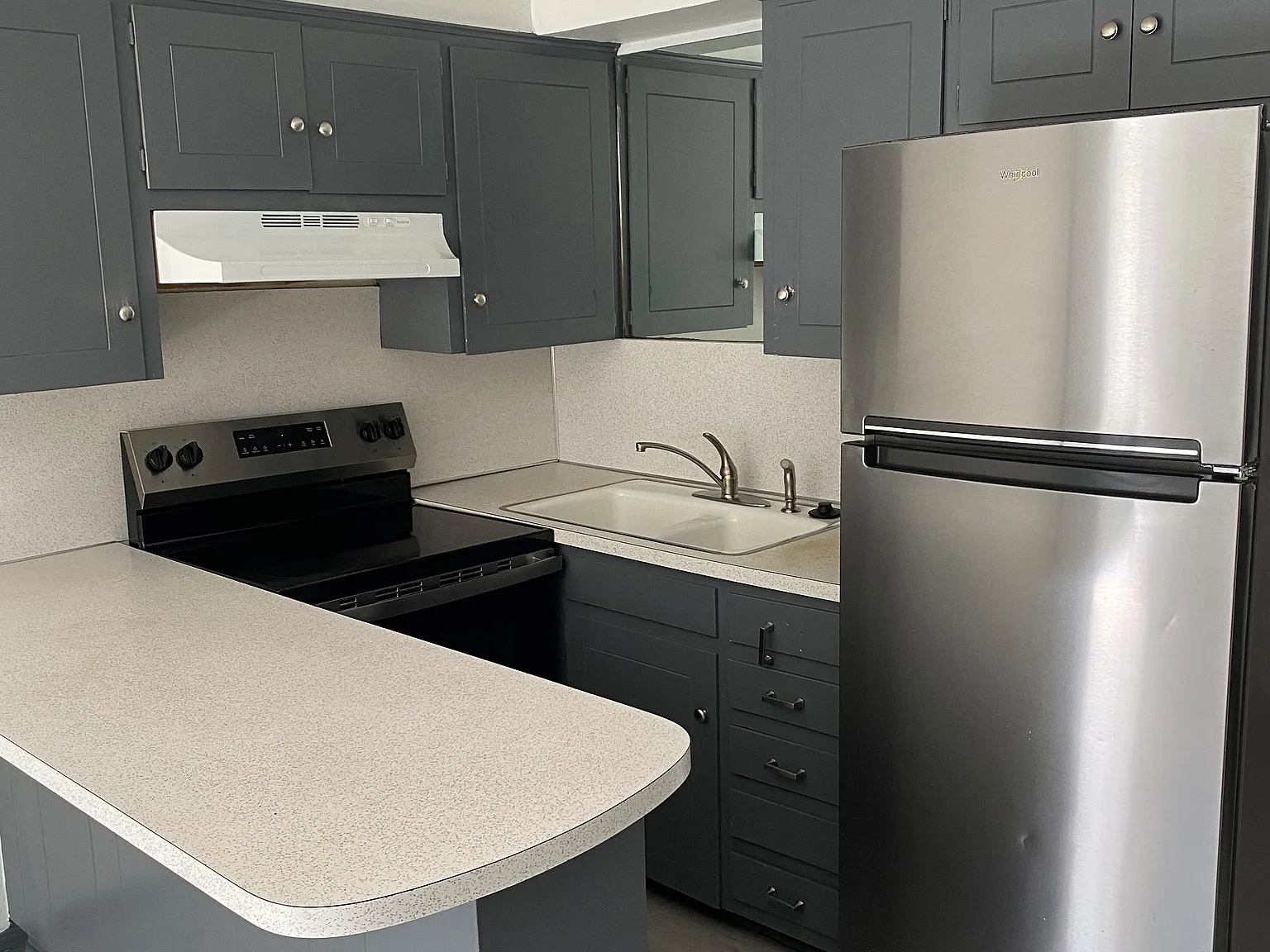 1 bed, 600 sqft, $699 — Photo 2