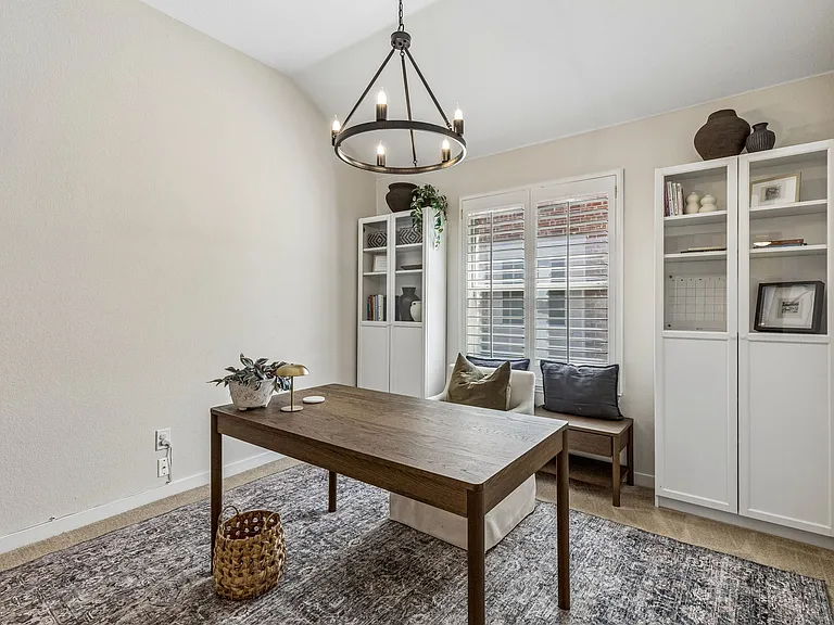 4605 Forest Park Rd — Photo 20