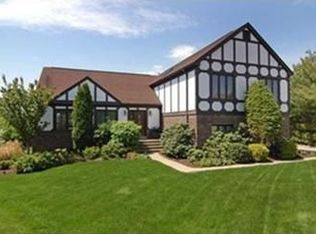 48 Oakmont Ct, Bridgeville, PA