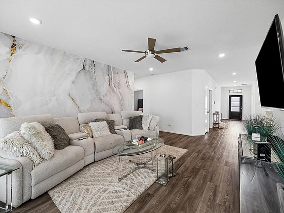 4th image of 4311 Cedar Ash Dr