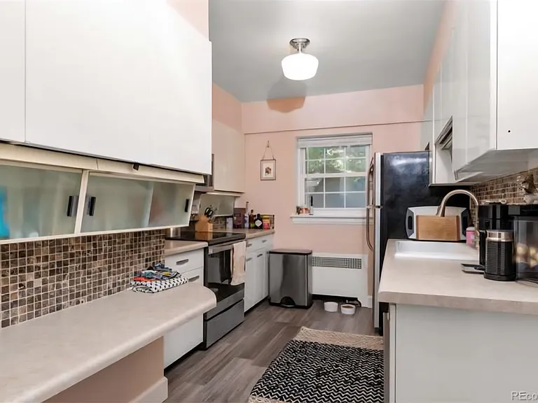 526 N Clarkson St #1 — Photo 5