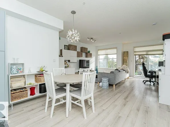 9503 101st Ave NW #202, Edmonton, AB T5H 4R1