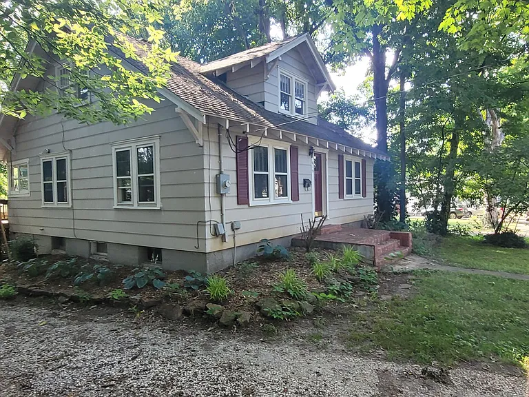 619 S Kentwood Ave — Photo 2