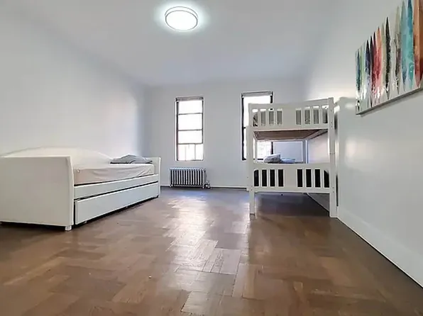 2110 Westbury Court image 4 of 15