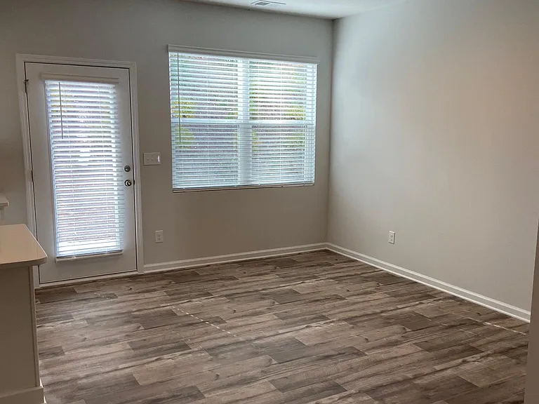 72 Laurel Rd — Photo 7