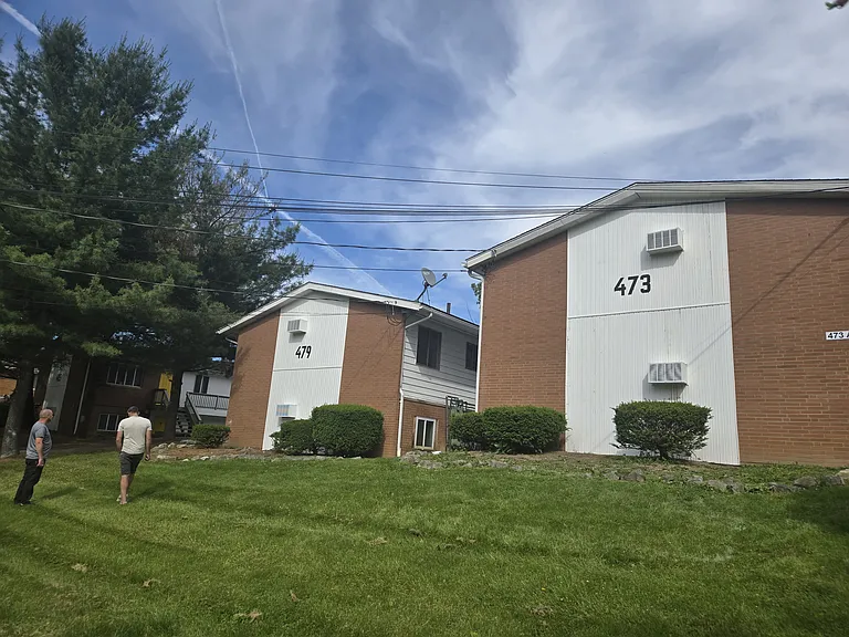 479 Zahn Dr #A — Photo 2