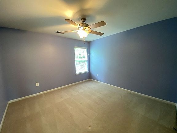 5th image of 70 Crestwood Ln