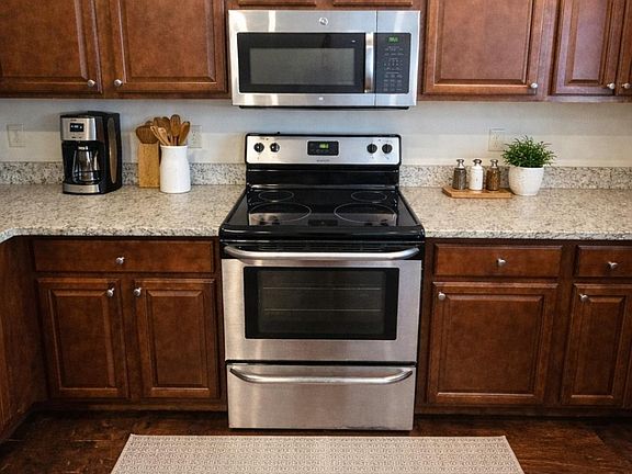 5th image of 2030 Nichols Rd