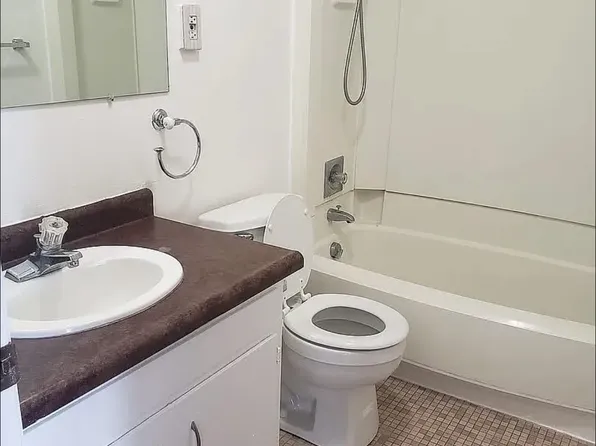 1202 1st Ave APT 3, Grafton, WI 53024