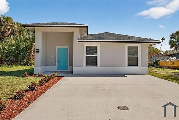 3 bed, 1300 sqft, $2,350 — Photo 1